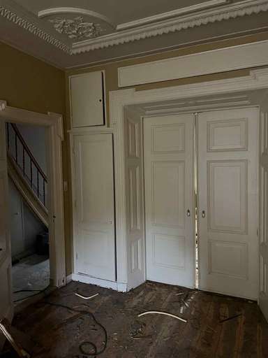 Kamer en suite deuren set in zeer goede staat. inclusief ombouw panelen en kastdeuren