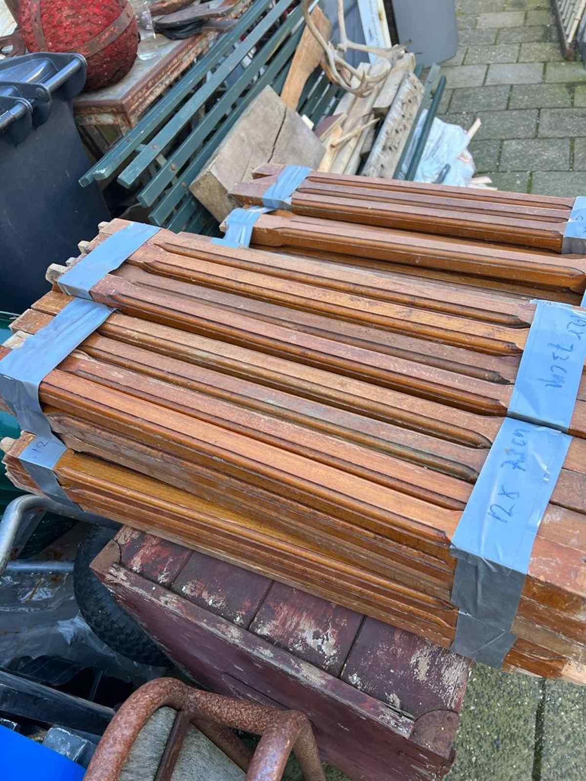 Grote partij houten trapspijlen