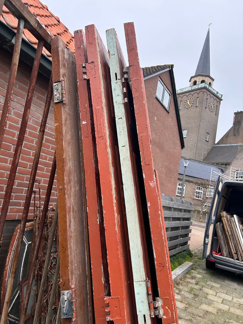 5 stuks op voorraad. De deuren zijn volledig van Eiken en kunnen dienen als klapset. 2