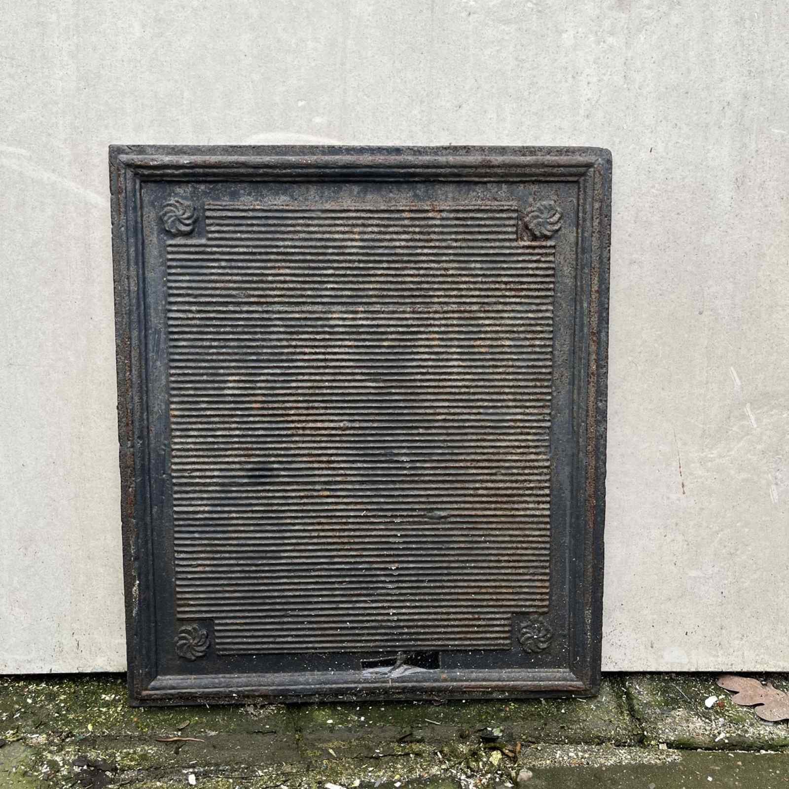Vierkante gietijzeren haardplaat