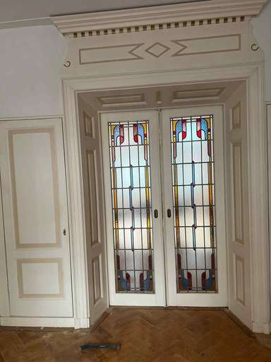 Kamer en suite deuren met hoogwaardig glas in lood