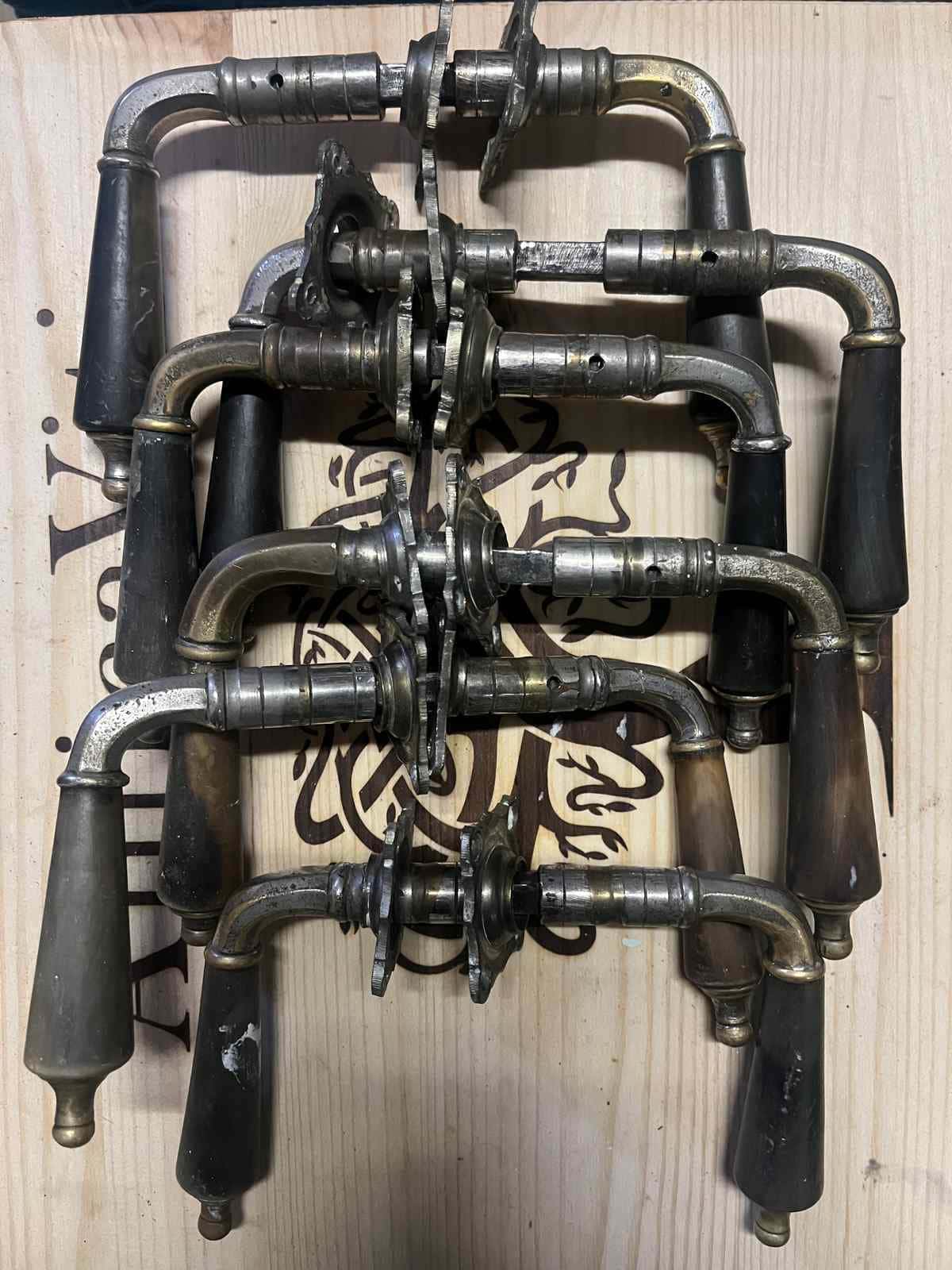 Set oude deurklinken