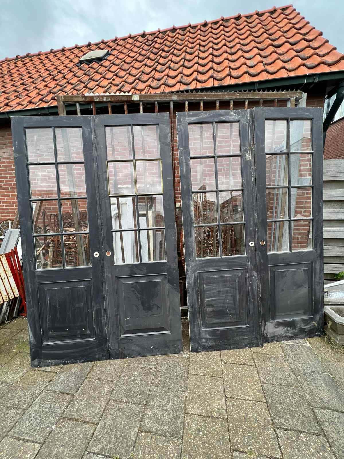 Klapdeuren met roedeverdeling