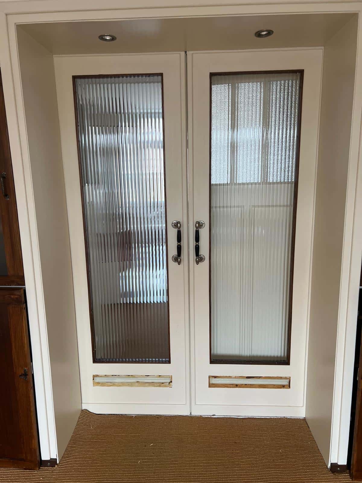 Set ensuite deuren met glas