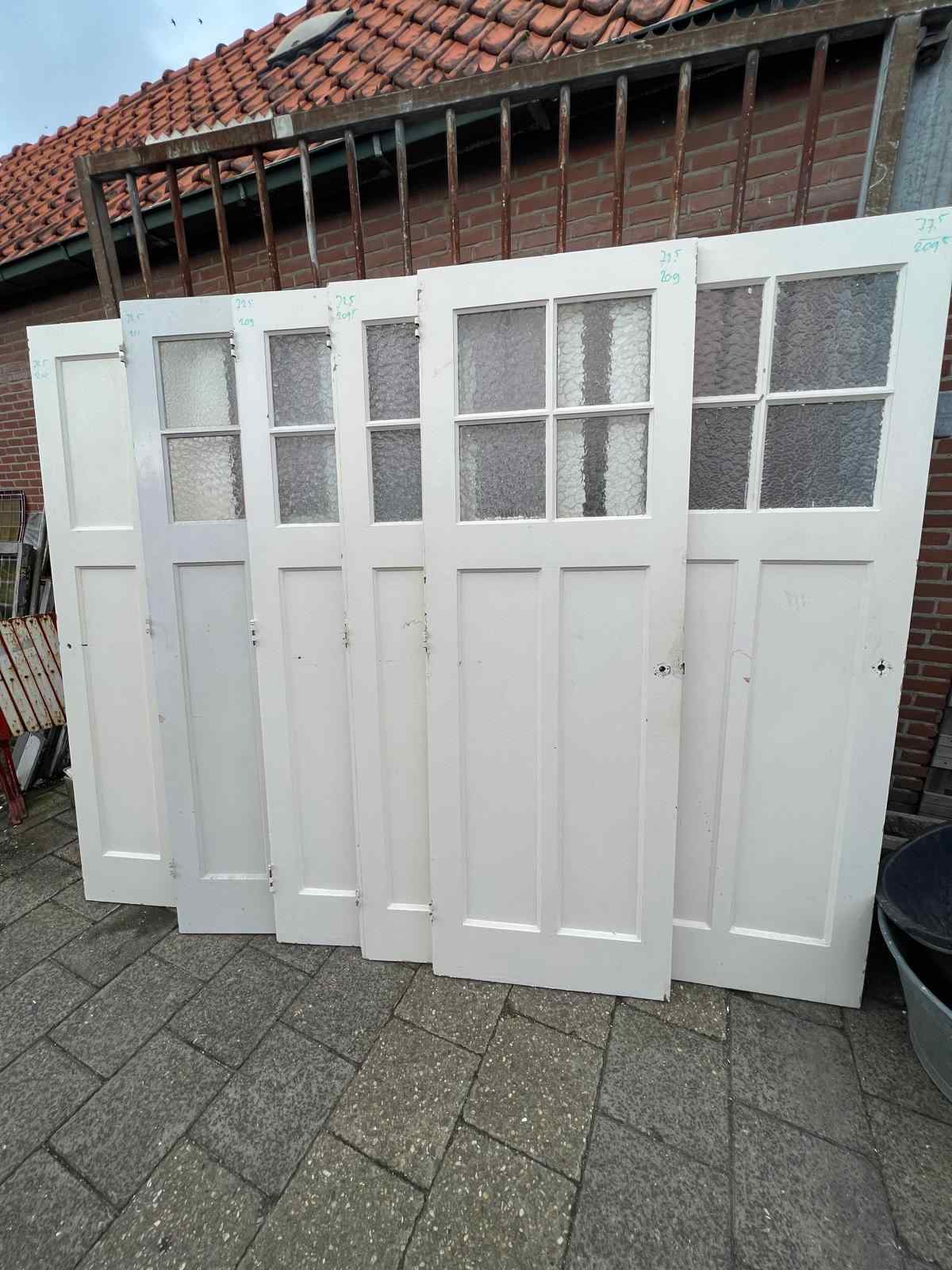 Bruynzeel paneeldeuren — Set bruynzeel paneeldeuren. Ca. 72.5 cm bij 209 cm.