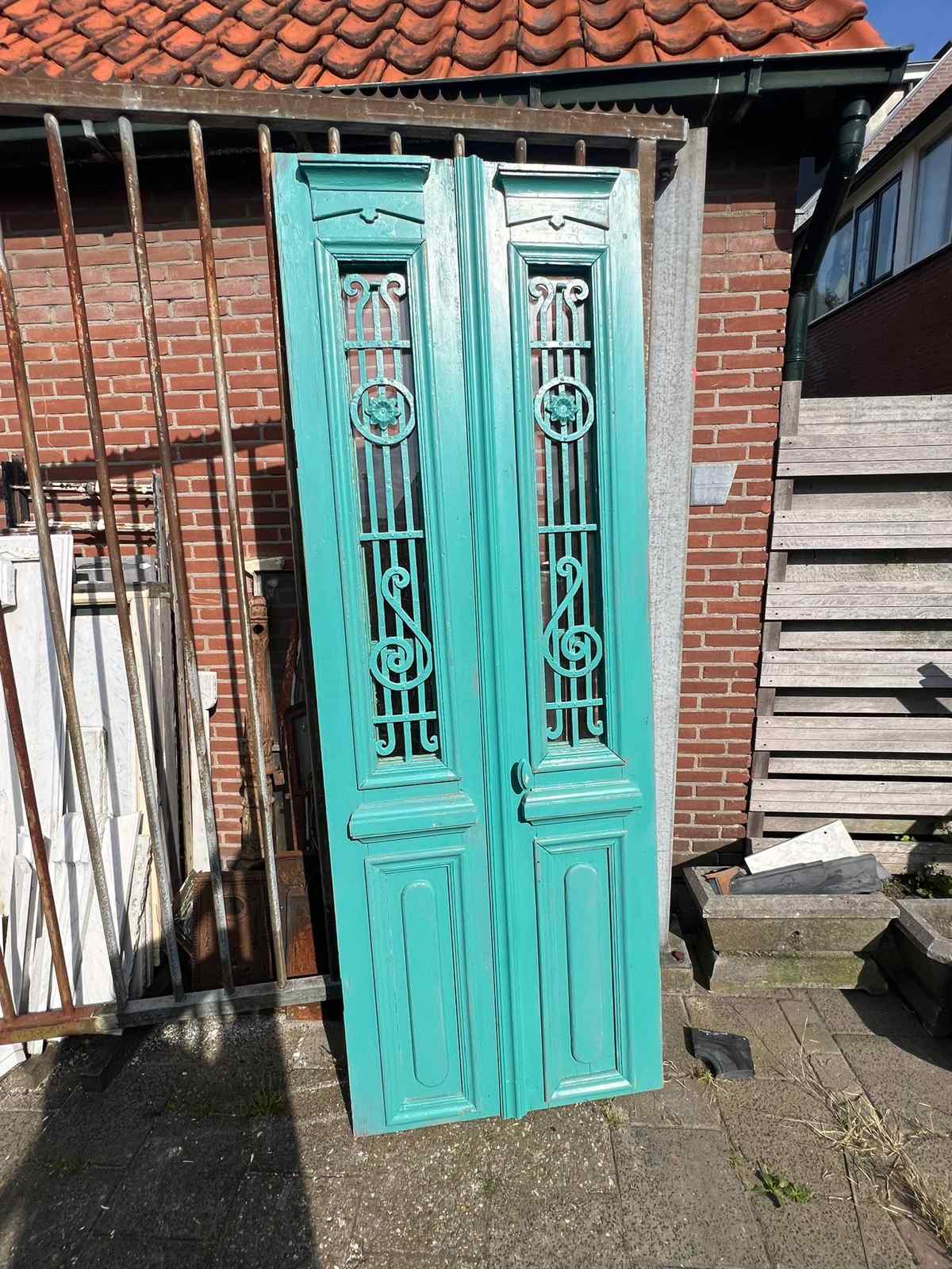Decoratieve set voordeuren — Decoratieve set voordeuren.